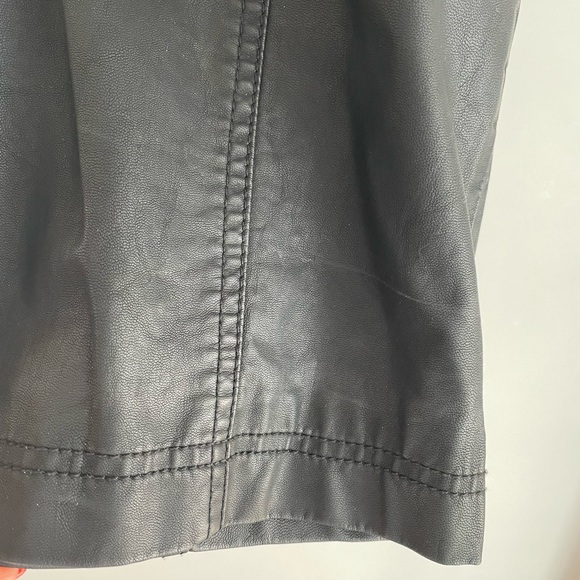 Free People ‘Leather’ skirt - Picture 2 of 9